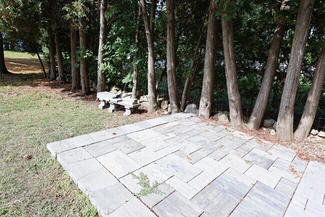 Building Photo - 50 Front St