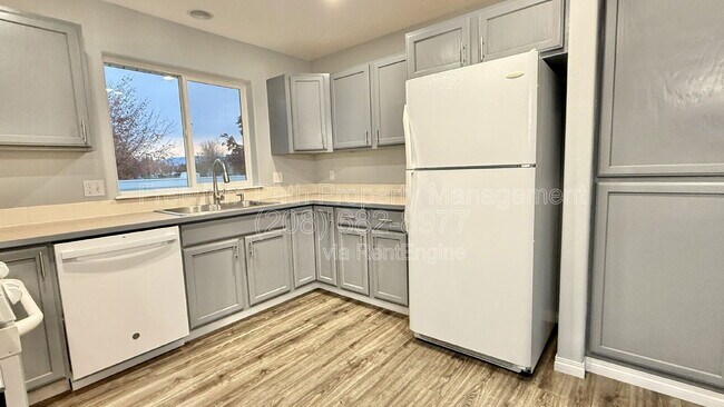 Building Photo - 2777 W Apperson Dr