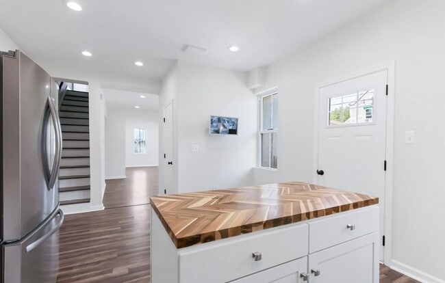 Building Photo - Beautiful 3 Bedroom, 2.5 Bath in Lancaster, Pa!!