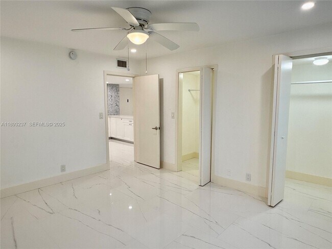 Building Photo - 5415 Collins Ave