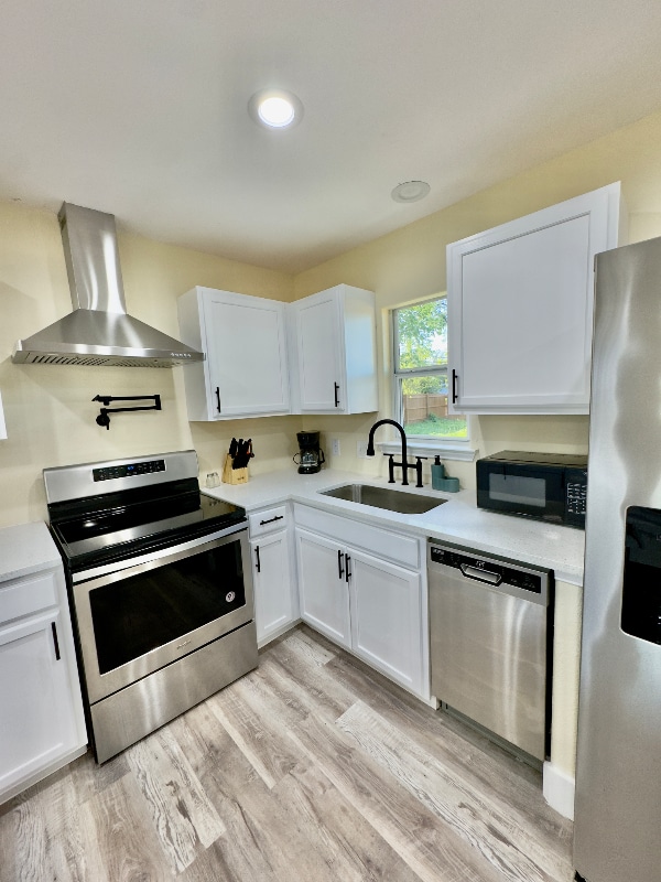 Building Photo - 107 Goodhue Ave