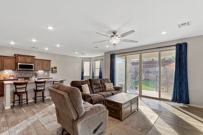 Building Photo - 883 Crystal Rook Dr