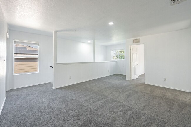Building Photo - 11326 Fine Design