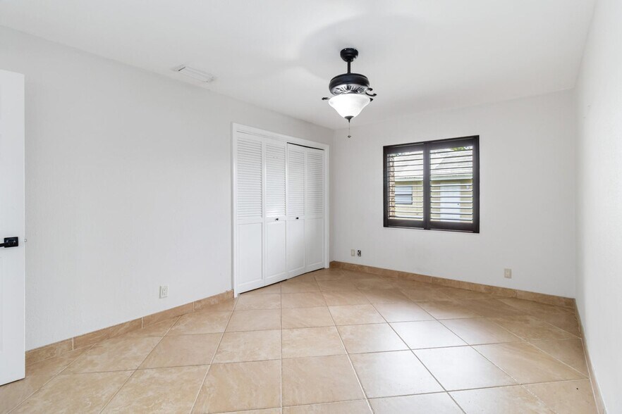 Building Photo - 21920 Holly Tree Way
