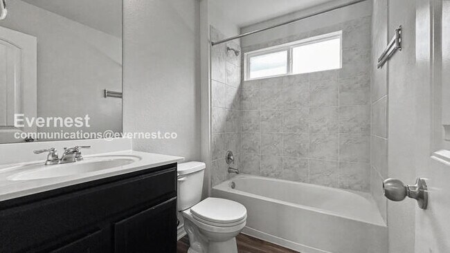 Building Photo - PROMO: Get 50% off the first month’s rent when you sign the lease today! / 3 Bed/2 Bath Home with...