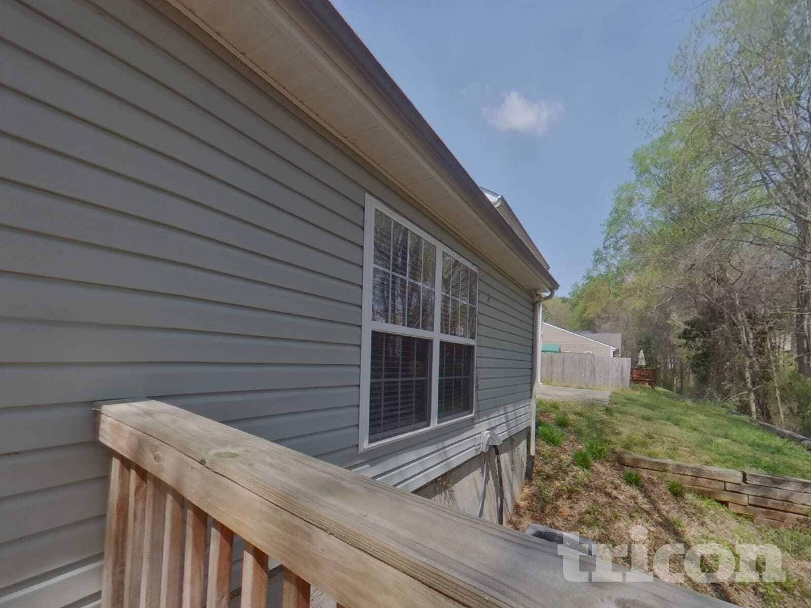 Building Photo - 501 Arrowhead Dr