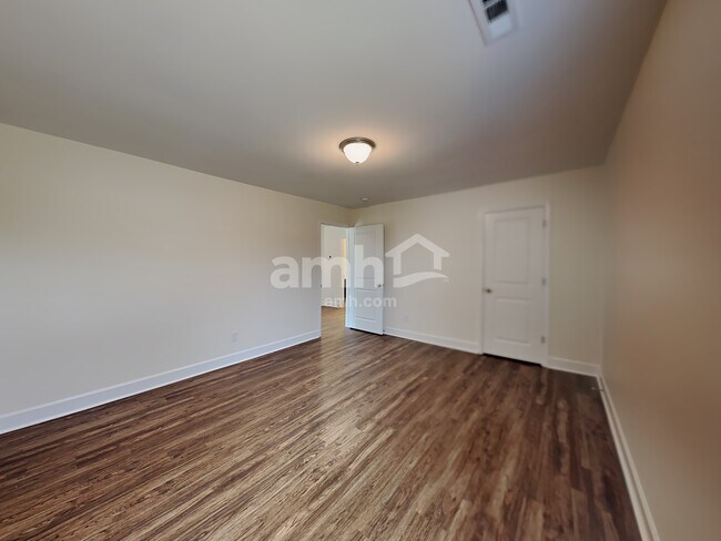 Building Photo - 5420 Lake Water Ct