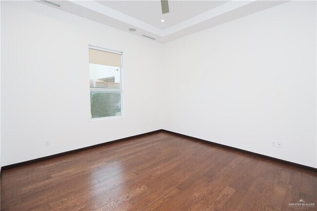 Building Photo - 28 Grovewood Ave