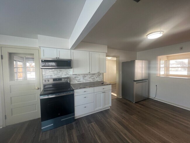 Building Photo - Click the “Apply Now” button or email wapmrentals@gmail.com for a prompt response.