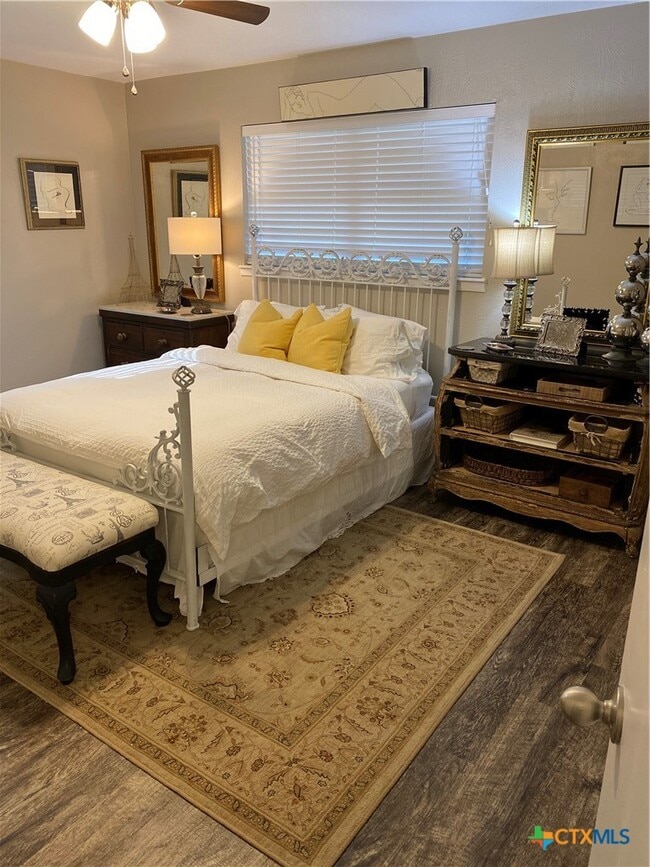 Building Photo - 1307 Sherry Ln