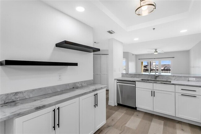 Building Photo - 1000 S Harbour Island Blvd