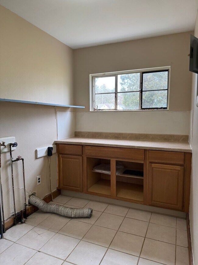 Building Photo - 4501 Packard St