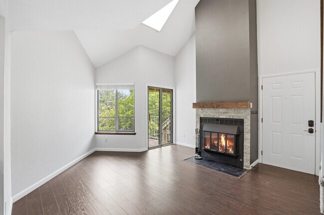 Building Photo - $1,945.95- 1 Bed, 1 Bath Updated Lofted Condo in Boulder with Central AC and In-Unit Laundry!