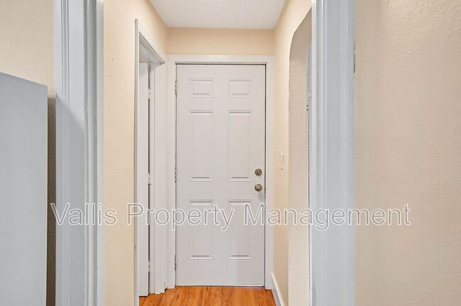 Building Photo - 351 19th St SE