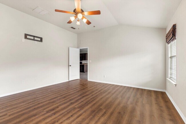 Building Photo - 3212 Oriental Ave