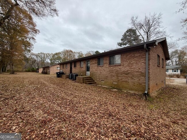 Building Photo - 816 Jesters Lake Dr