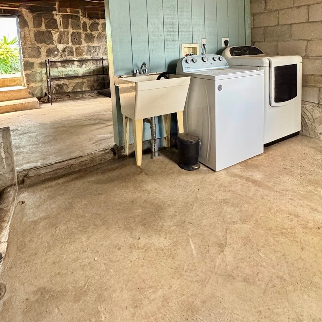 Washer, Dryer, Landry sink. - 1769 Puowaina Dr