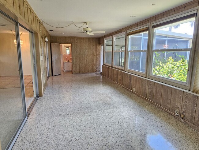 Building Photo - 264 Glen Oak Rd