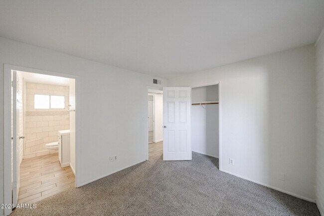 Building Photo - 3119 W Country Gables Dr