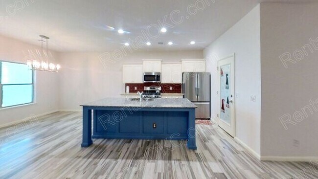 Building Photo - Great 3 bed 2 Bath on the West side.