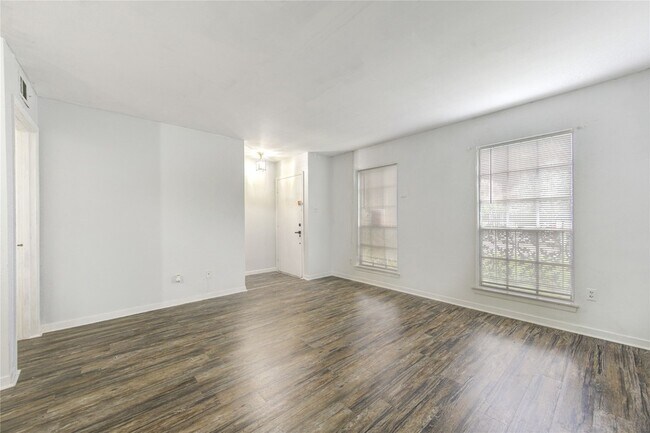 Building Photo - 6723 Tarnef Dr
