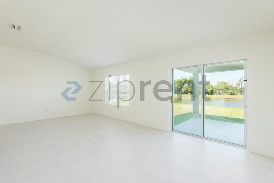 Building Photo - 9286 Sandy Bluffs Circle