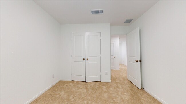 Building Photo - 23422 Honey Spade Rd