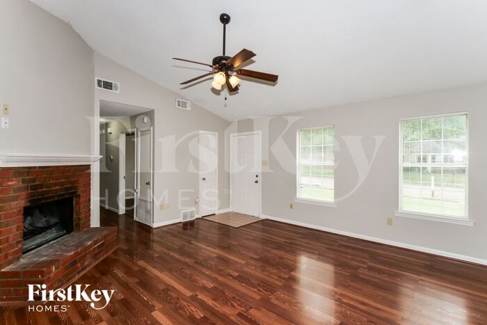 Building Photo - 5923 Willow Springs Dr