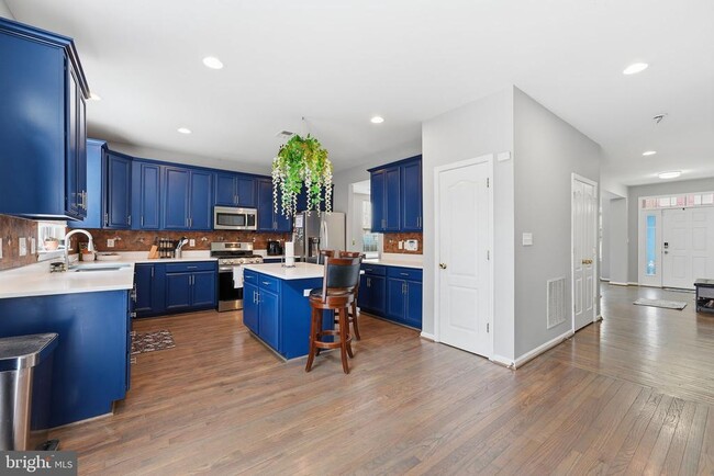 Building Photo - 1 Rivers Edge Terrace