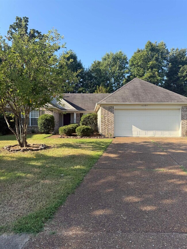 Building Photo - 10389 Redmond Dr