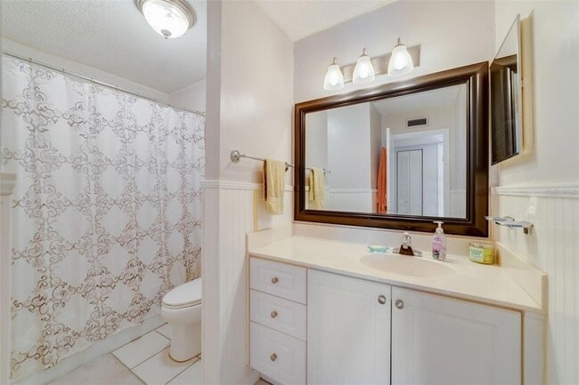 Building Photo - 512 Orange Dr