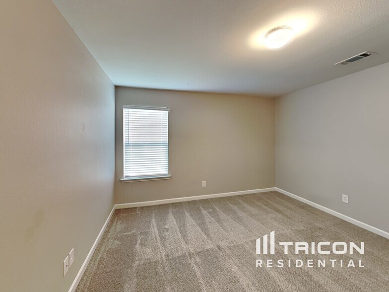 Building Photo - 103 Harvest Pointe Dr