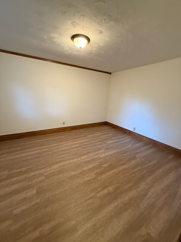 Building Photo - 914 Leblanc St