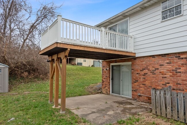 Building Photo - WESTWOOD - Spacious 3 bed 2.5 ba 2 car garage