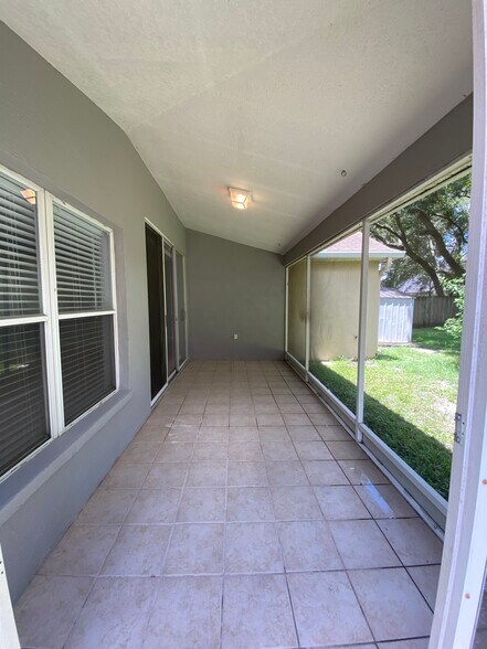 Building Photo - 4627 Dunnie Dr
