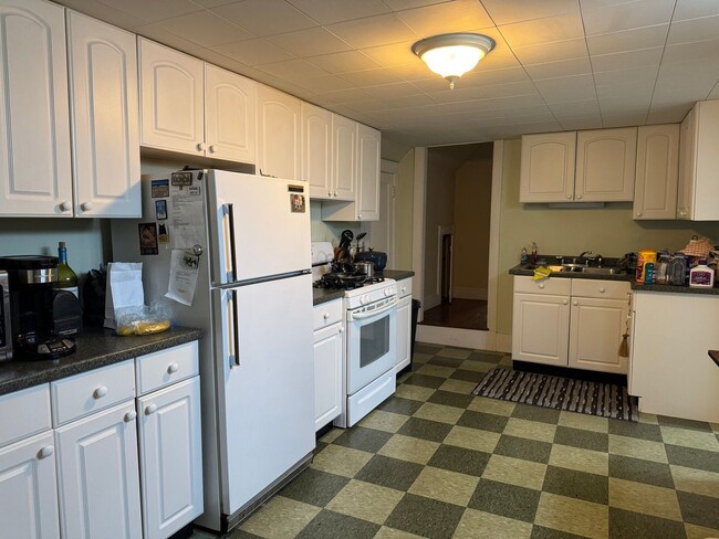 Building Photo - 137-139 North Main Street