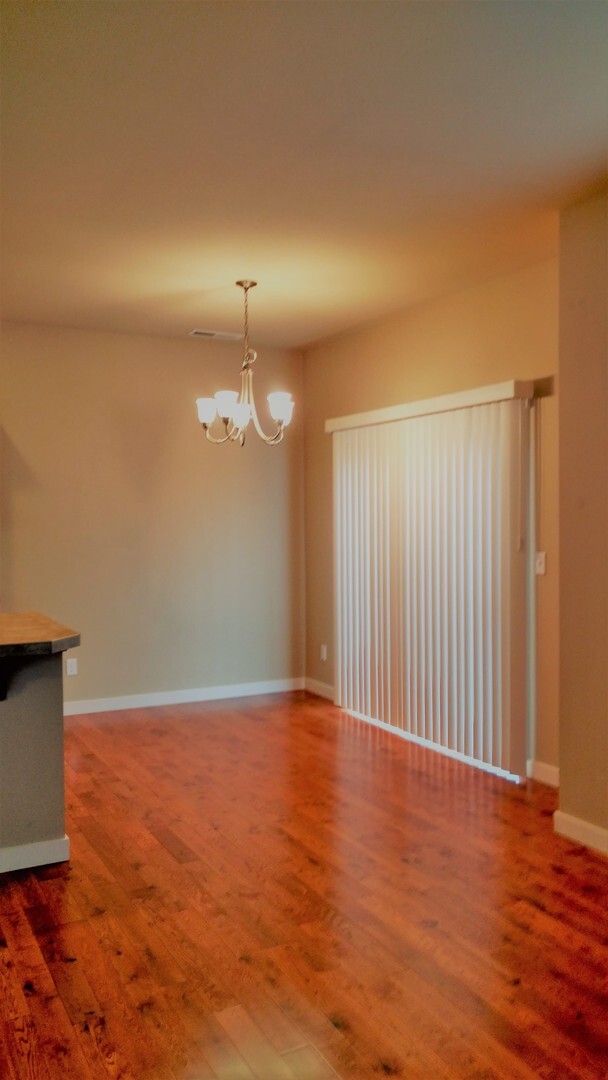 Building Photo - Spacious Fife 3 Bedroom with Fenced  Yard!