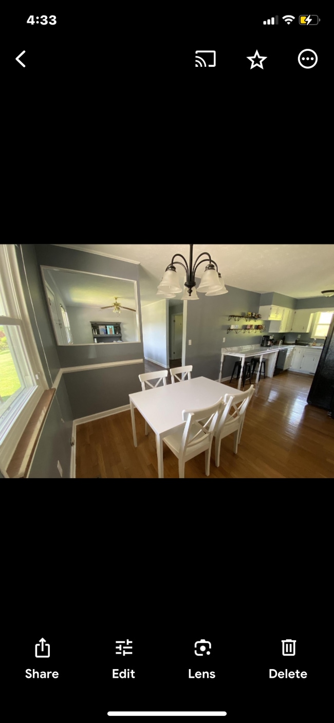 Building Photo - 512 Meadow St