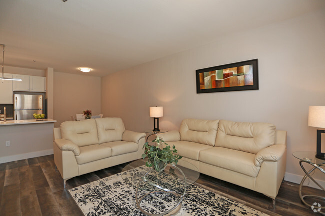 1BR, 1BA - 925 SF - Christine Place