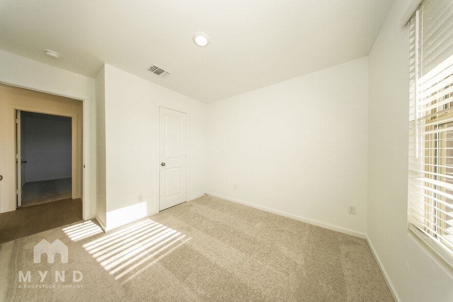 Building Photo - 3736 Los Cabos Dr