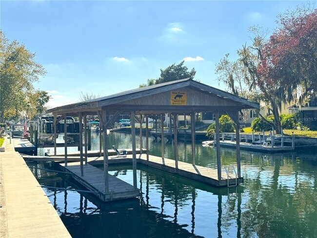 Building Photo - 1004 SE 5th Ave