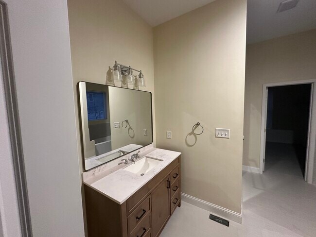 Building Photo - 1213 Kiefer Creek Rd