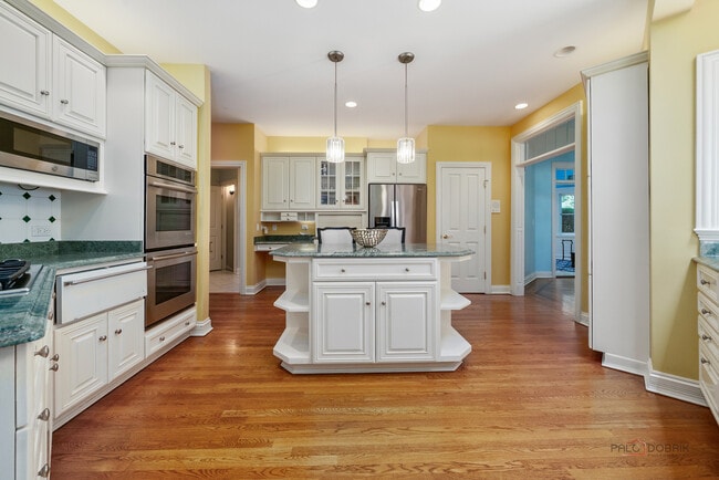 Building Photo - 14 Briarwood Ln