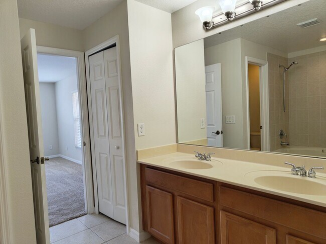 Building Photo - Three Bedroom Townhome at Cypress Lakes in Kissimmee