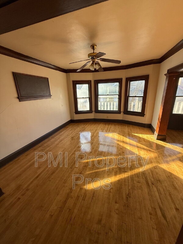 Primary Photo - 2574 N 41st St