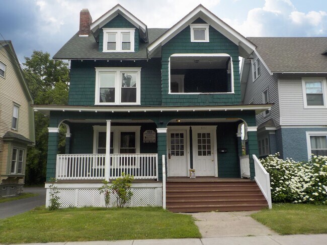 Primary Photo - 969 Lancaster Ave