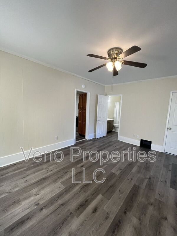 Building Photo - 25 William St