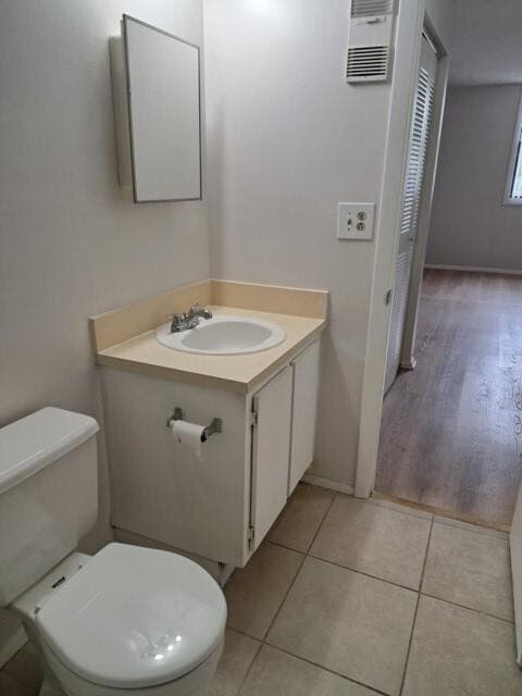 Building Photo - 2701 Riverside Dr