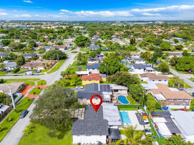 Building Photo - 1255 NE 199th St