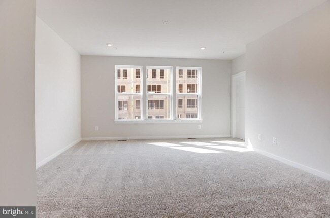 Building Photo - 43798 Middleway Ter